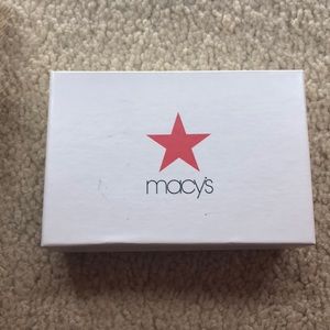 Victoria Townsend oval garnet pendant